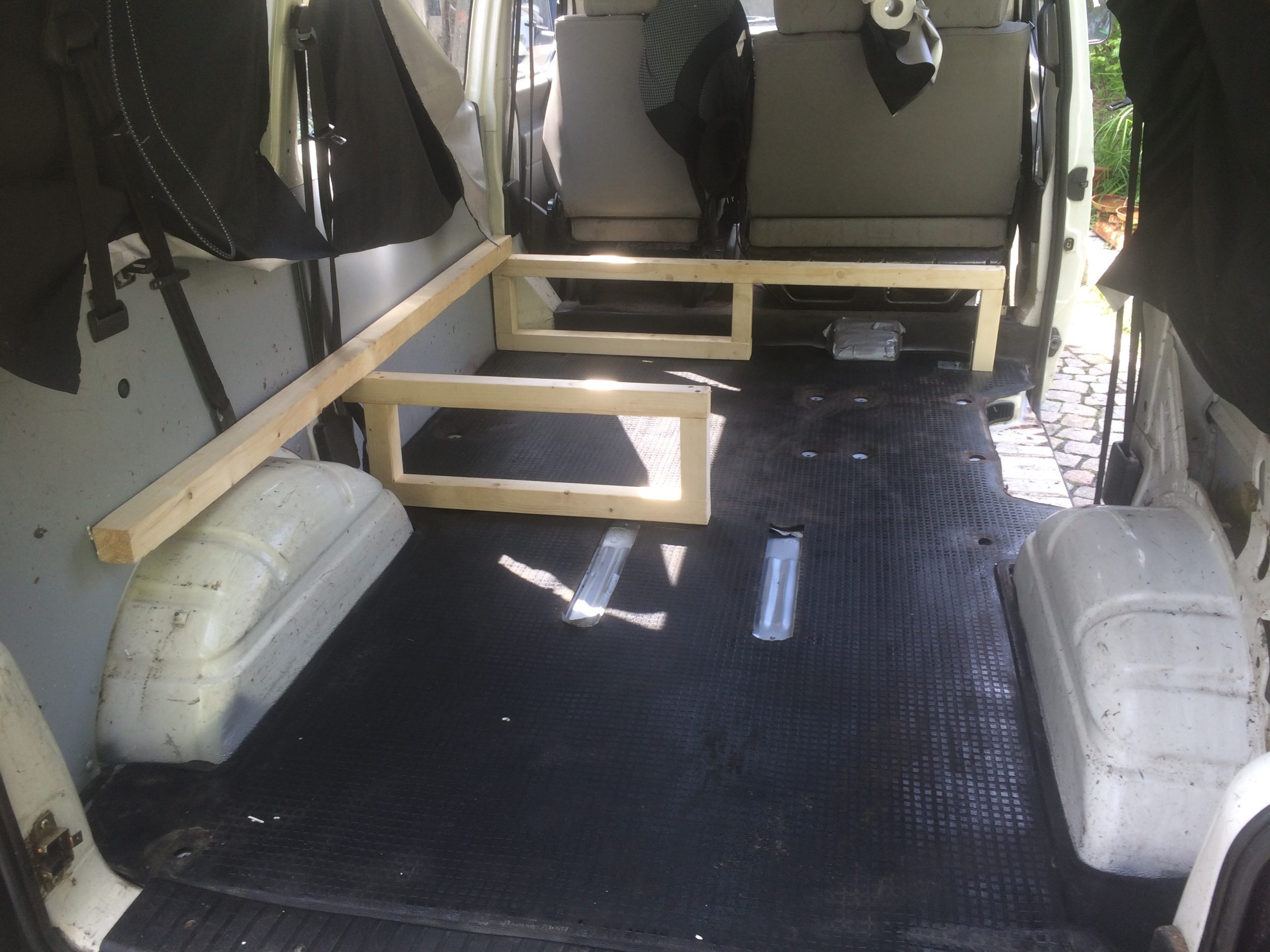 VW T4 Project – Interior construction – Realization - further wood assembly 2